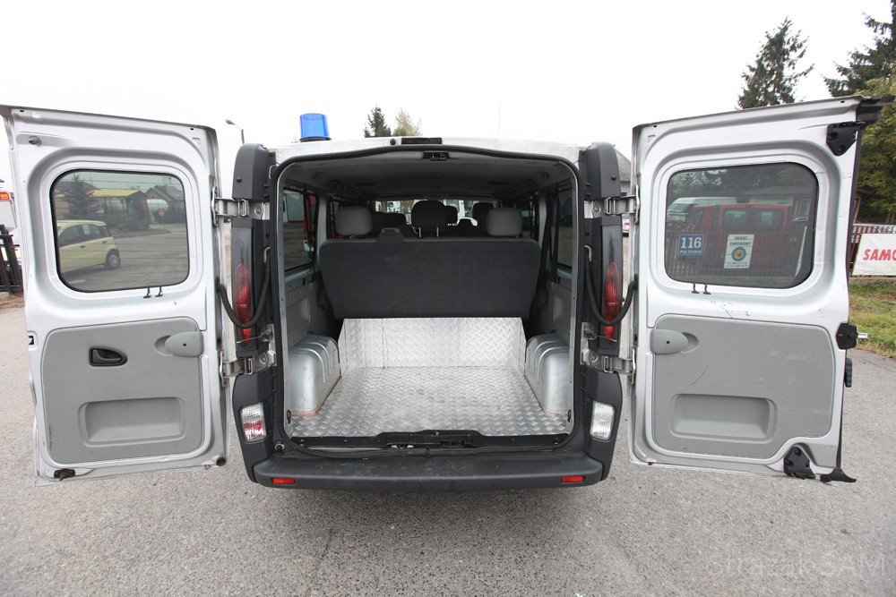 vivaro srebrne 8